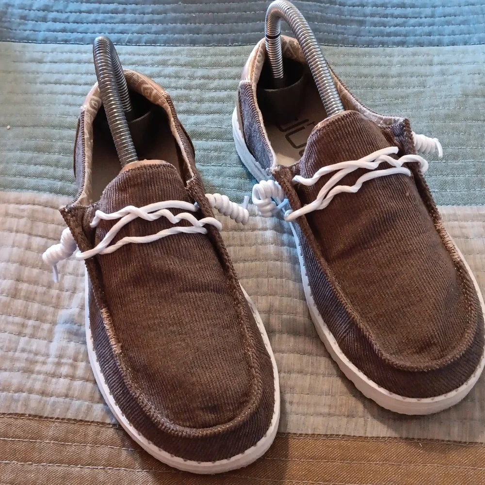 NWOT Hey Dude Wendy Corduroy Chestnut - Picture 3 of 16